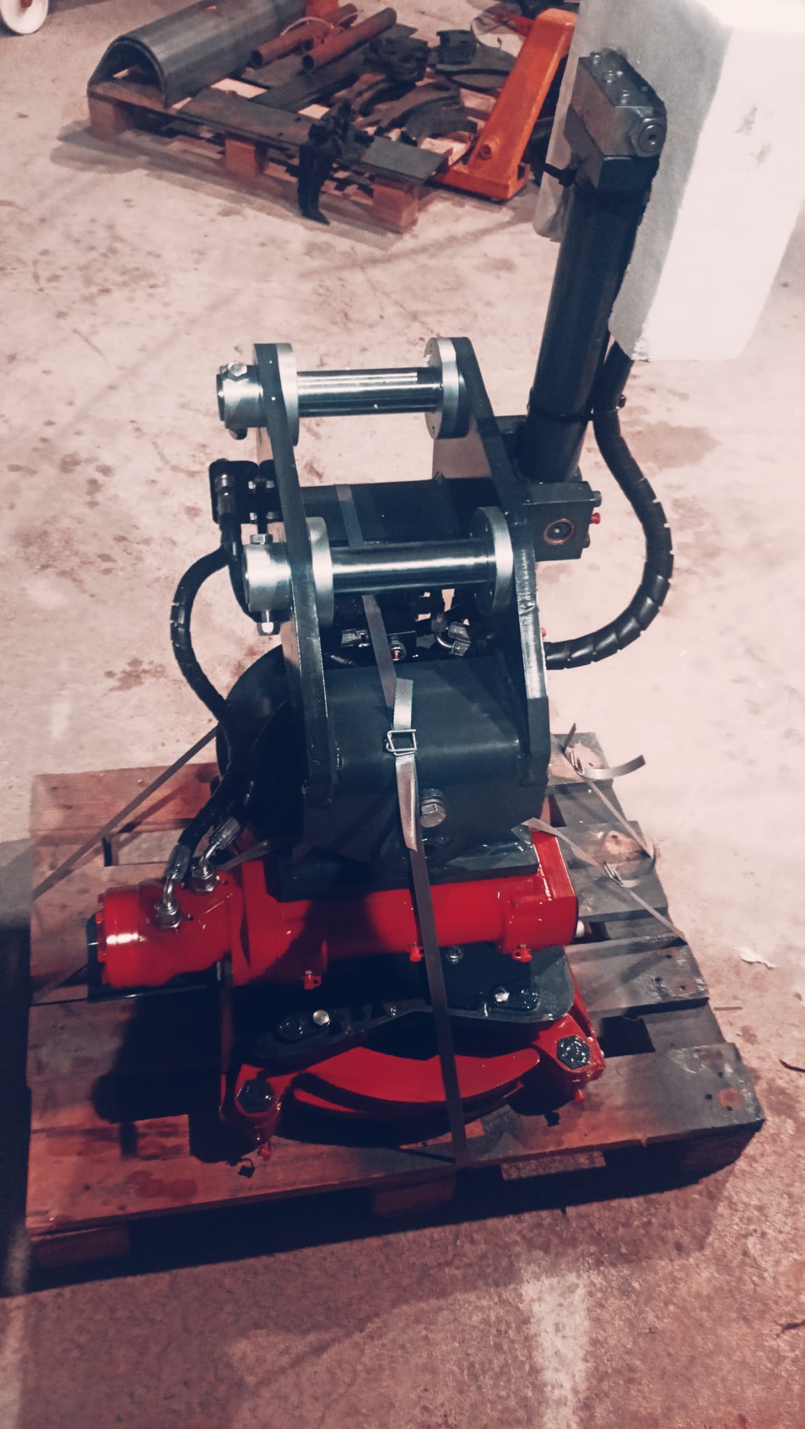 ROTARY TİLT ATAŞMANI (5 TON VE 12 TON EXCAVATOR LER İÇİN UYGUNDUR)